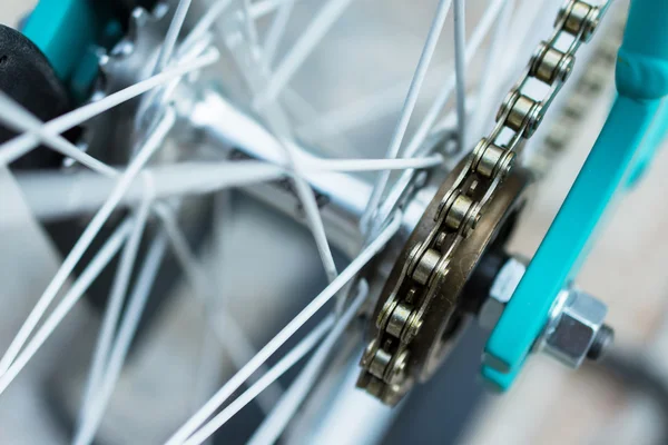 Makro-Detail einer Kette an einem Fixie-Rad — Stockfoto