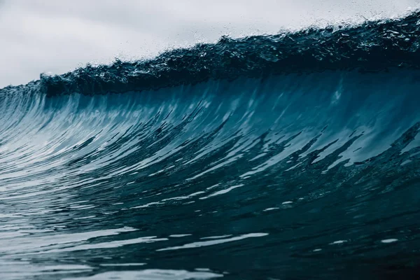 Crashing Glassy Wave Breaking Ocean Wave Perfect Swell Surfing — Stock Photo, Image