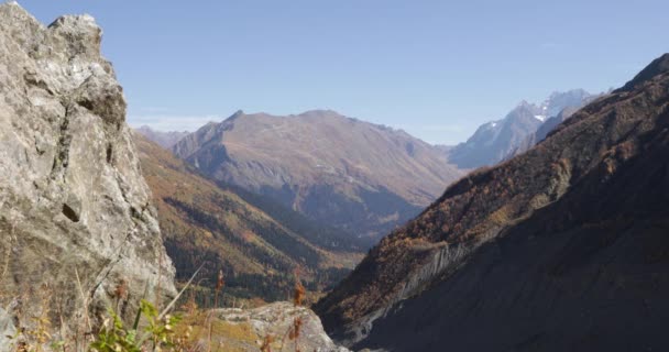 Vista Sulle Montagne Con Scogliere Rocce Paesaggio Montano — Video Stock
