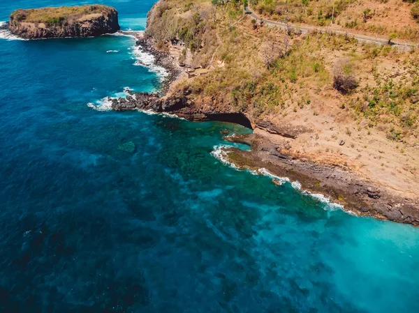 Blue Transparent Ocean Rocky Coastline Island Aerial View — Stock Photo, Image