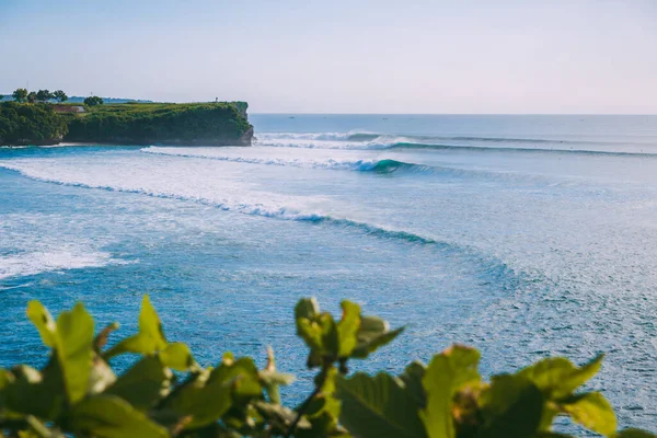 Olas Perfectas Para Surfear Bali Playa Balangan Olas Del Océano — Foto de Stock