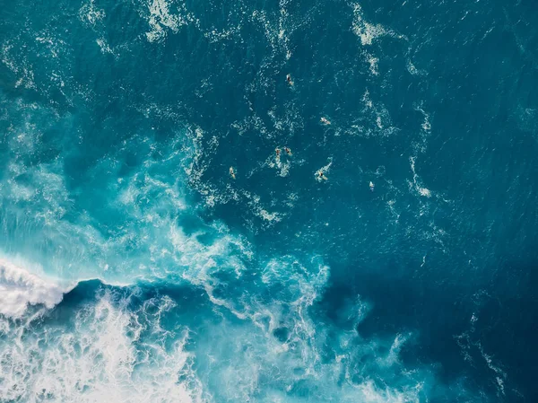 Blauwe Oceaan Met Golven Schuim Luchtfoto Achtergrond Zee — Stockfoto