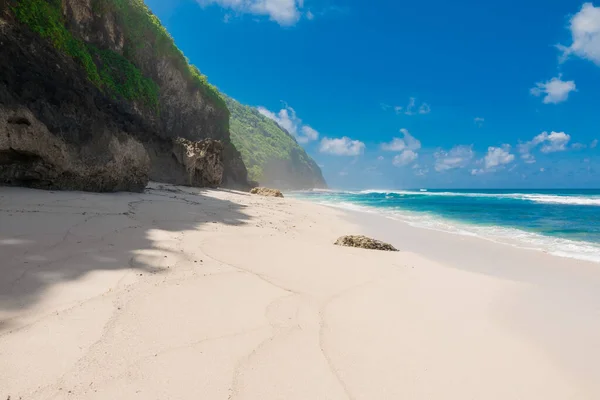 Тропический Дикий Пляж Песчаный Пляж Парадизе Синий Океан Волнами — стоковое фото