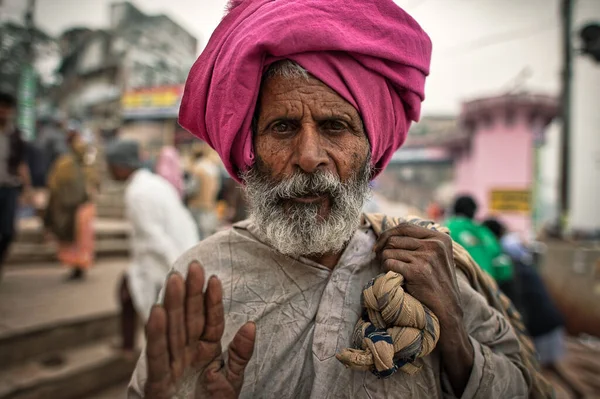 Varanasi Indien Jan 2013 Den Gamle Mannen Har Ett Smutsigt — Stockfoto