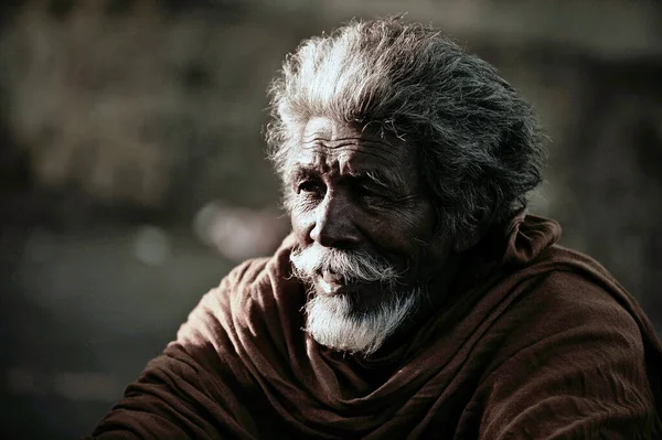 Varanasi India 2013 Giugno Vecchio Capelli Bianchi Baffi Bella Barba — Foto Stock