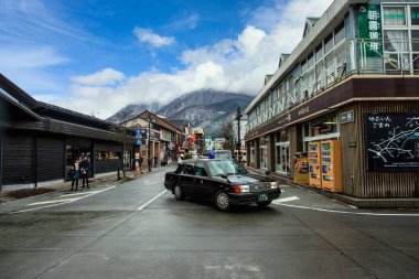 Oita / Japonya - 20 Ekim 2018: Yufuin 'in kışın manzara manzarası, sabah atmosferi taze ve parlak, birçok turist var, bu Fukuoka' nın bir simgesi..