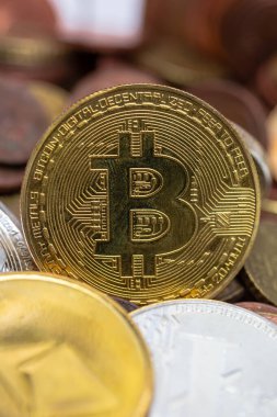 Bitcoin bir kripto para birimidir ve dünya çapında ödeme, teknoloji konsepti Bitcoin, Ethereum, Litecoin altının arka planı, Sanal para konsepti.