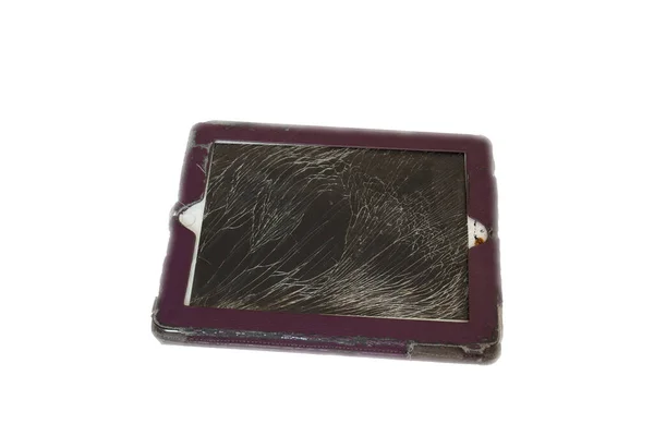 Зламаний екран планшета ізольований на білому тлі, смартфон, комп'ютер, ПК, планшет концепції пошкодження — стокове фото
