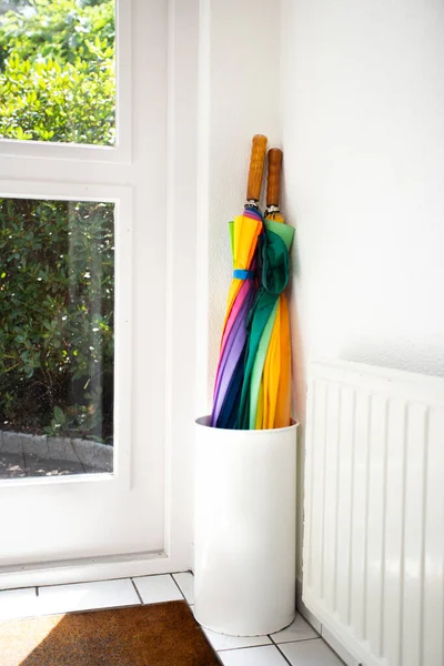 Paraplu Houder Regenboog Gekleurd Witte Gang Modern Design Licht Huis — Stockfoto