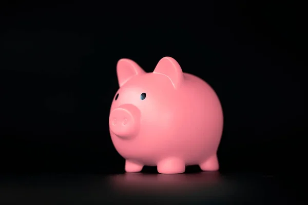 Rosa Piggy Bank Horisontellt Svart Bakgrund Med Kopia Utrymme Affärer — Stockfoto