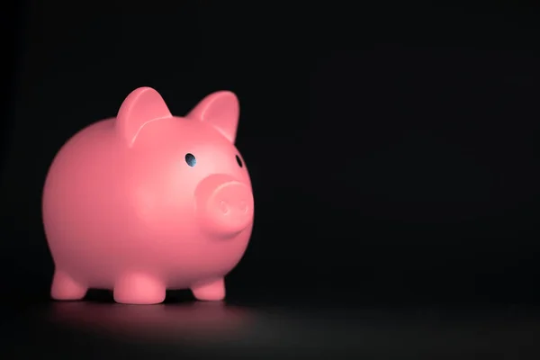 Pink Piggy Bank Горизонтально Черном Фоне Копировальным Пространством Бизнесом Экономией — стоковое фото