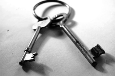 Paslı anahtar siyah ve beyaz