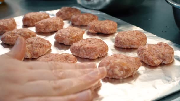 Close Video Women Hands Cooking Juicy Meatballs Cutlets Nuggets Kebabs — Wideo stockowe