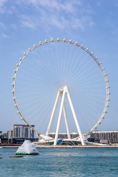 Dubai, BAE, 22.02.2021. Bluewaters Adası 'nda Ain Dubai (Dubai Gözü) ile Skyline dünyanın en uzun dönme dolabı ve yüzen eğlence parkı olan su koyuyla.