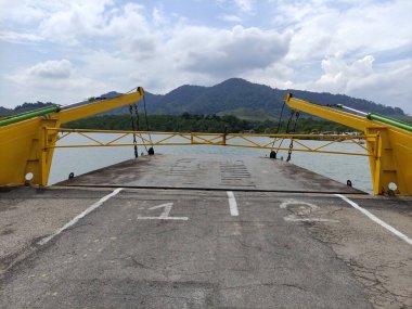 Araba feribotundan görüntü