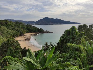 Phuket, Tayland sahilleri turist olmadan bomboş..