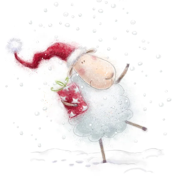 Oveja de Navidad.Bonita oveja con el regalo en el sombrero de Santa sobre fondo de nieve.Tarjeta de felicitación de Navidad.Feliz Año Nuevo 2015. Concepto de fondo en colores brillantes. Feliz tarjeta de Navidad con ovejas de dibujos animados lindo — Foto de Stock