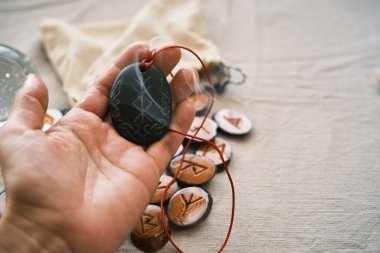 Mühür Taşı İyi şanslar ve rünikle tılsım