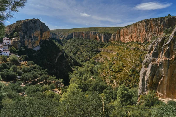 Kayalık Kanyonun Mavi Dağ Turizminin Güzel Sakin Manzarası — Stok fotoğraf