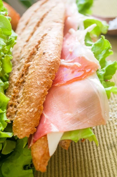 Sandwich met ham bocadillo — Stockfoto