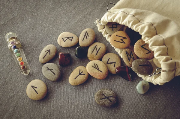 Runes and tarot cards — Stock Photo, Image