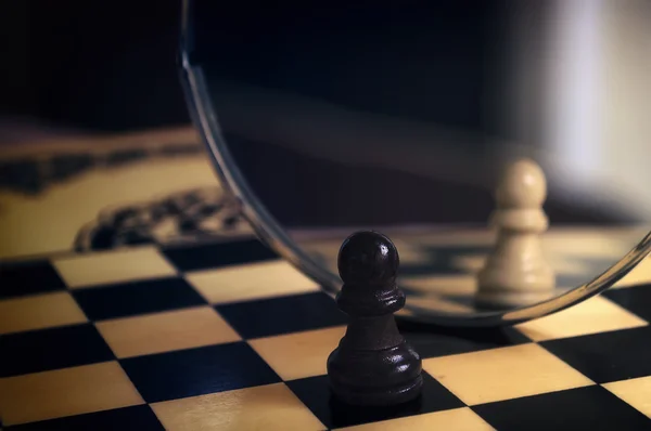 Satranç parça ayna