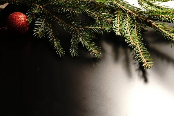 Vánoční Strom Černém Pozadí Pohled Shora Tmavá Světla — Stock fotografie