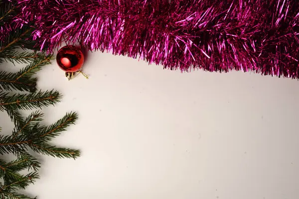 Kerstboom Tak Witte Achtergrond Isoleer Het Uitzicht Vanaf Top — Stockfoto
