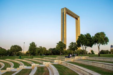 Dubai Frame olarak bilinen popüler gezi ve eğlence binası. BAE. Açık havada.