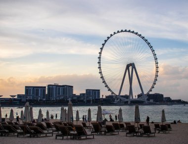 Dubai, Dubai 'deki Meraas yakınlarında bulunan dünyanın en uzun dönme dolabı Ain Dubai.