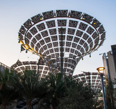 Dekoratif açık hava ışıklandırma kurulumu