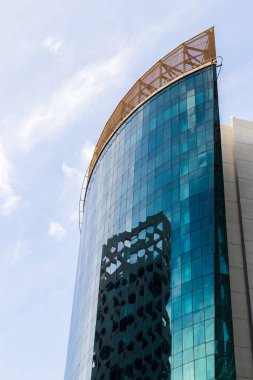 Modern binanın yakın çekimi