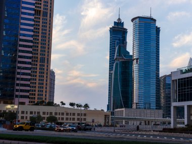 Dubai, BAE - 02.18.2021 Business Bay bölgesinin modern binaları.