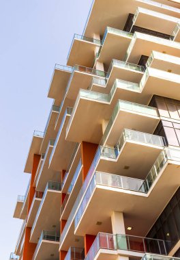 Dubai, BAE - 03.26.2021 Dubai Silikon Oasis bölgesindeki Binghatti Bahçeleri Fabrikası.