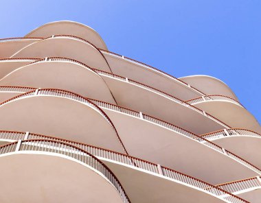 Dubai, BAE - 03.26.2021 Dubai Silikon Oasis bölgesindeki bir binghatti ufuk çizgisi..