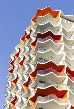 Dubai, BAE - 03.26.2021 Dubai Silikon Oasis bölgesinde bir binghatti yıldız binası..