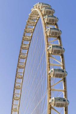 Dubai, BAE - 04.10.2021 Dünyanın en uzun dönme dolabının kısmi görüntüsü Ain Dubai, Dubai 'de Meraas tarafından 