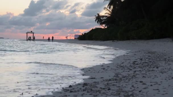 Ihalholi Ilha Maldivas 2021 Pôr Sol Sobre Praia Feriados — Vídeo de Stock