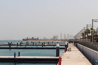 Boş bir iskelenin fotoğrafı..