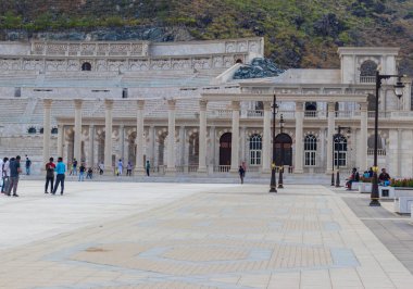 Sharjah, BAE - 07.20.2021 - Sharjah amfitiyatrosu, Khor Fakkan bölgesi ziyaretçileri