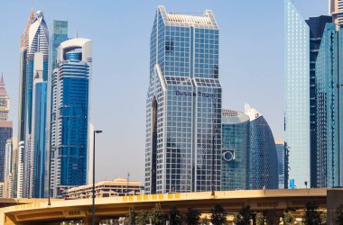 Dubai, BAE - 08.02.2021 - Öğleden sonra Dubai şehir manzarası