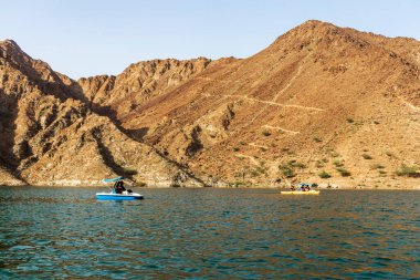 Şeriat, BAE - 08.28.2021 - Şeriat Emirliğindeki El Rafisah Barajını çevreleyen dağlar