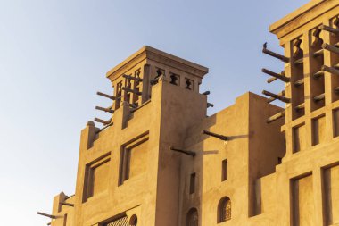 Geleneksel Arap soğutma rüzgar kulesi.