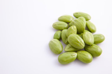 Beyaz arka plan üzerinde izole Parkia speciosa