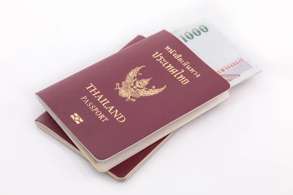 Thailand pass och thailändska pengar för resa isolerade på vit ba — Stockfoto