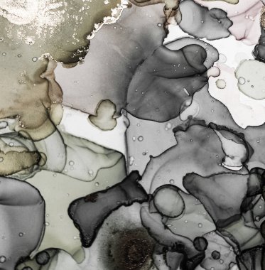 Siyah mermer. Mürekkep El Kadim Duvarı. İpek folyo tuval. Smoke Glitter Mermer Altın Siyah. Kağıt Yalıtılmış Sıçrama Arkaplanı. Gradyan Soyut Doku. Parıldayan Alkol Işığı.