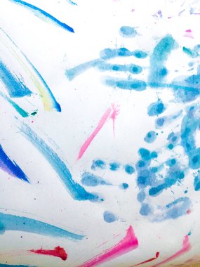 Küçük El İzi Sanatı. Çocuk İlköğretim Baskısı. El Boyu Renk Duvarı. Çocuksu Gökkuşağı Boyası Oynat. El izi Dekorasyon Dokusu.