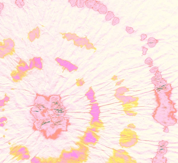  Altın kravat boyası, boyalı çizgili tişört resmi. Basit Japon kumaşı, boyalı boya, sulu boya, turuncu arka plan. Craft Tie Boye Wash, Stripe Die Boho. Boyalı Giysi. 