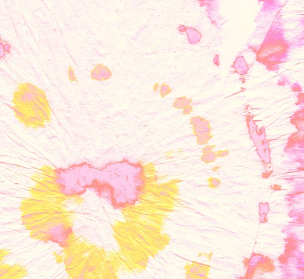  Yeşil kravat boyası, boyanmış Batik gömlek resmi. Kumaş Püskürtücü Japon kravat boyası, suluboya, altın desenli. İpek kravat boyası, bohem boyası. Bağlı Yaş Moda. 