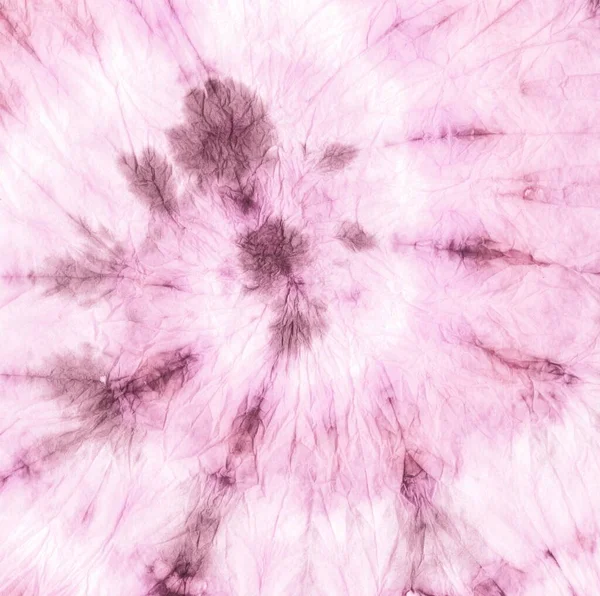 Eğlenceli yuvarlak spiral kravat boyası. Marble Tiedye Cool Trippy Design. Violet Spiral kravat boyası. Girdap şeklinde el yapımı tasarım. 1960 boyalı girdap dokusu. Yakın çekim Rengi 1960 'lar. 